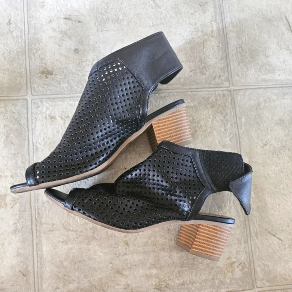 Call it Spring Velcro Wedges - Picture 1 of 4